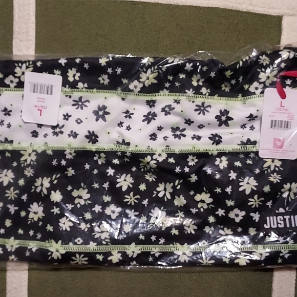 2 Justice tops - Picture 2 of 5